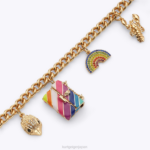 Kurt Geiger 女性 ロンドン マルチ チャーム ネックレス D60X6186 金 |アクセサリー - Image 3