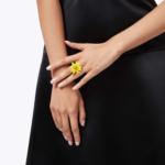 Kurt Geiger 女性 ロンドンデイジークリスタルリング D60X6531 黄色 |アクセサリー - Image 2